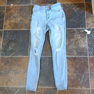 High Rise Lightwash Ripped Jeans